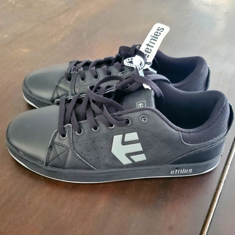 🚫SOLD🚫 New Men's Etnies Sz 9